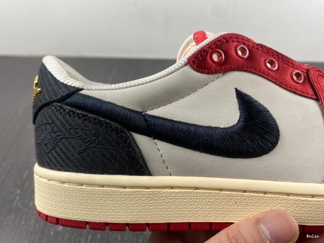 Bmlin Shoes x Trophy FN0432-100 Away Low OG Jordan Room Air 1 0811